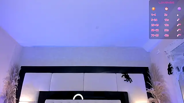 Snapshot of CarlaRossi_ chatting on October 13, 2025, 7:37 pm CarlaRossi online show from October 13, 2025, 7:37 pm