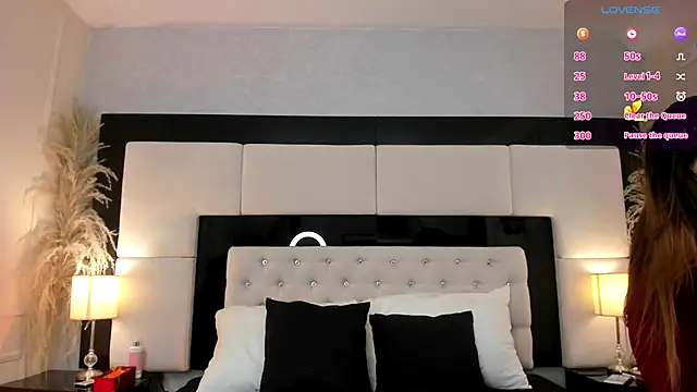 Snapshot of CarlaRossi_ chatting on October 1, 2025, 7:40 pm CarlaRossi online show from October 1, 2025, 7:40 pm