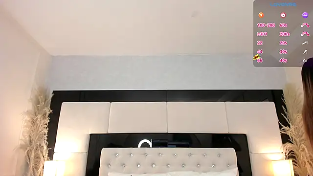 Snapshot of CarlaRossi_ chatting on October 9, 2025, 7:36 pm CarlaRossi online show from October 9, 2025, 7:36 pm