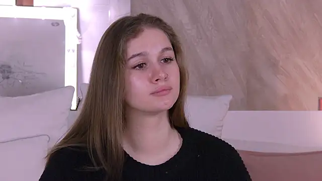 EllieHayes online show from November 30, 2025, 5:36 pm