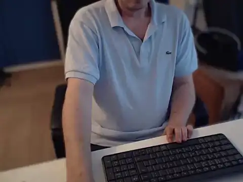 CuteMan33 online show from June 22, 2026, 3:25 am