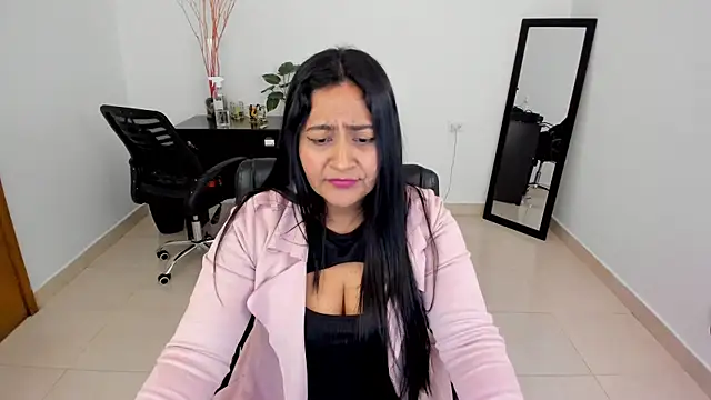 Snapshot of Adele_Sweett chatting on March 18, 2025, 1:01 pm Adele Sweett online show from March 18, 2025, 1:01 pm