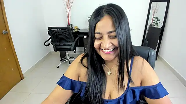 Snapshot of Adele_Sweett chatting on March 10, 2025, 4:25 pm Adele Sweett online show from March 10, 2025, 4:25 pm