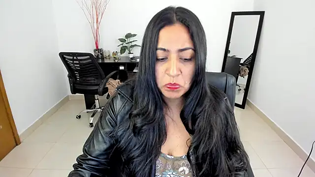Snapshot of Adele_Sweett chatting on March 21, 2025, 1:45 pm Adele Sweett online show from March 21, 2025, 1:45 pm