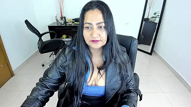 Snapshot of Adele_Sweett chatting on March 7, 2025, 12:56 pm Adele Sweett online show from March 7, 2025, 12:56 pm