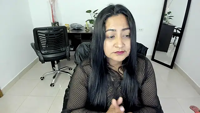 Snapshot of Adele_Sweett chatting on March 3, 2025, 5:52 pm Adele Sweett online show from March 3, 2025, 5:52 pm