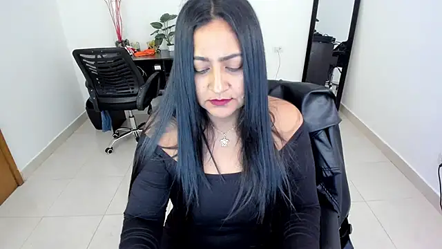 Snapshot of Adele_Sweett chatting on March 13, 2025, 4:12 pm Adele Sweett online show from March 13, 2025, 4:12 pm