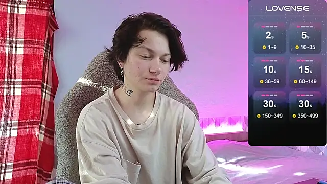 esajukyy online show from October 25, 2025, 4:33 am