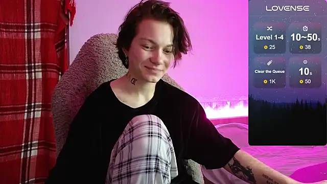 esajukyy online show from November 8, 2025, 8:18 am