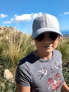 Samira-Summer online show from November 30, 2025, 10:16 am