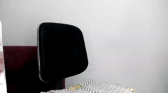 Olivia3 online show from March 16, 2025, 5:39 pm