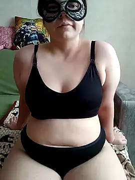 Snapshot of Miranda_Nancy chatting on February 3, 2025, 8:46 am Miranda Nancy online show from February 3, 2025, 8:46 am