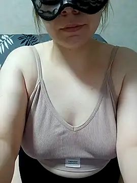 Snapshot of Miranda_Nancy chatting on October 1, 2025, 12:09 pm Miranda Nancy online show from October 1, 2025, 12:09 pm