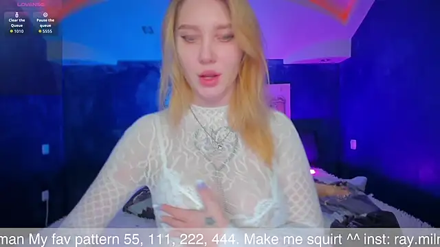 Snapshot of AliceMilman chatting on December 17, 2025, 8:52 am AliceMilman online show from December 17, 2025, 8:52 am