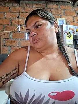 chubby sexy big tits online show from October 7, 2025, 1:01 pm