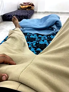 Snapshot of Lahcene chatting on November 18, 2025, 7:06 pm Lahcene online show from November 18, 2025, 7:06 pm