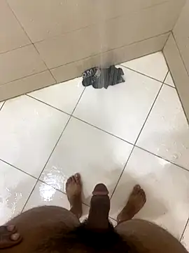 Snapshot of Lahcene chatting on October 13, 2025, 5:47 pm Lahcene online show from October 13, 2025, 5:47 pm