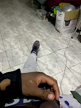 Snapshot of Lahcene chatting on December 2, 2025, 7:26 pm Lahcene online show from December 2, 2025, 7:26 pm