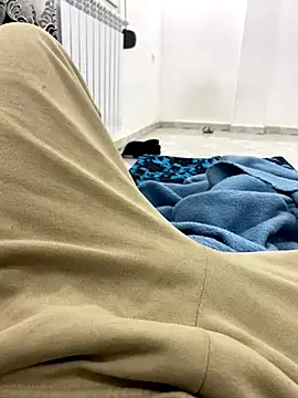 Snapshot of Lahcene chatting on November 21, 2025, 7:24 pm Lahcene online show from November 21, 2025, 7:24 pm