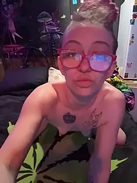 Stonermama666420 online show from March 4, 2026, 5:04 am