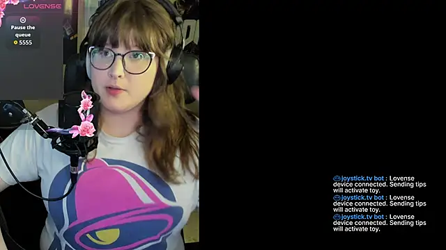 Snapshot of HannahCastle96 chatting on February 19, 2026, 3:58 am HannahCastle96 online show from February 19, 2026, 3:58 am