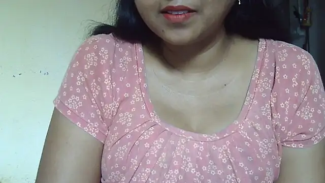 Snapshot of Suhana-sapna chatting on October 31, 2025, 3:14 am Suhana-sapna online show from October 31, 2025, 3:14 am