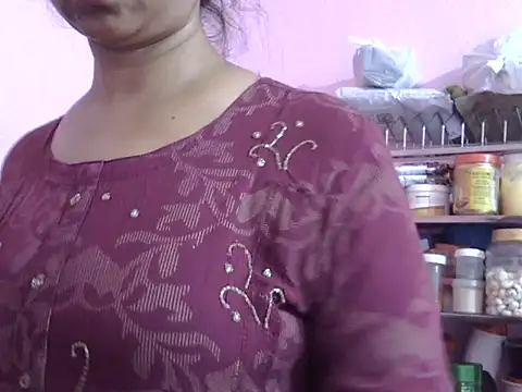 Snapshot of Suhana-sapna chatting on November 25, 2025, 4:02 am Suhana-sapna online show from November 25, 2025, 4:02 am