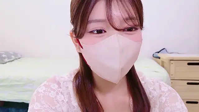 Snapshot of Runarunapi chatting on November 14, 2025, 12:42 pm Runarunapi online show from November 14, 2025, 12:42 pm