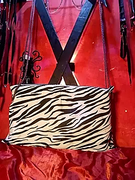 Snapshot of Charly_BC_Dirty chatting on December 16, 2025, 6:39 am Charly BC Dirty online show from December 16, 2025, 6:39 am