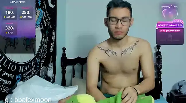 Snapshot of alexdesire chatting on January 27, 2025, 2:35 pm alexdesire online show from January 27, 2025, 2:35 pm