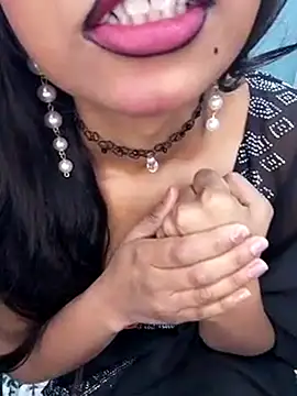 hinaa khan online show from March 10, 2025, 7:18 pm