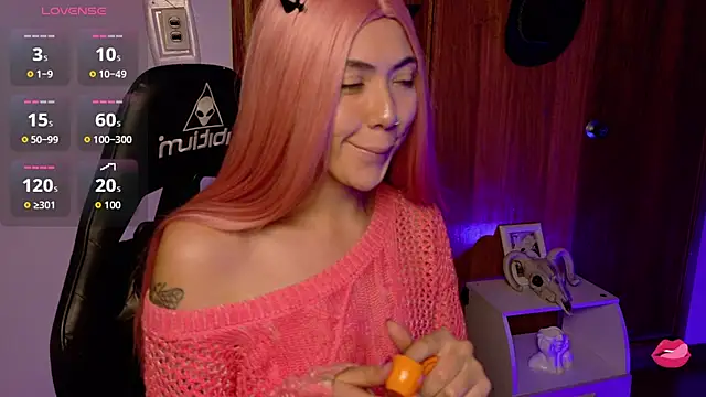 Snapshot of Aurora_Hotson chatting on November 25, 2025, 12:55 am Aurora Hotson online show from November 25, 2025, 12:55 am