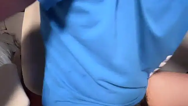 Snapshot of Axeeeeeeeeeeeel chatting on October 15, 2025, 5:43 pm Axeeeeeeeeeeeel online show from October 15, 2025, 5:43 pm