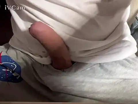 Snapshot of Axeeeeeeeeeeeel chatting on November 18, 2025, 5:49 pm Axeeeeeeeeeeeel online show from November 18, 2025, 5:49 pm