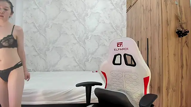 Babby Rabbit online show from May 28, 2026, 10:32 am