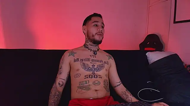 Junihn0 online show from December 3, 2025, 6:03 am