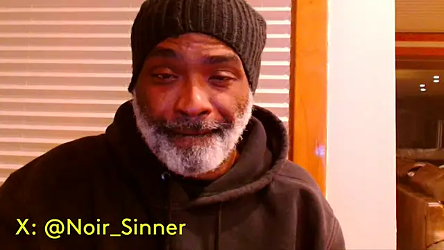 sinnernoir online show from December 15, 2025, 4:07 am