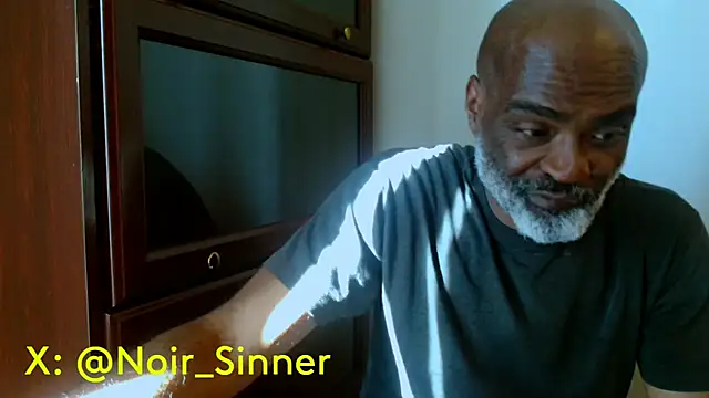 sinnernoir online show from May 17, 2026, 9:37 pm