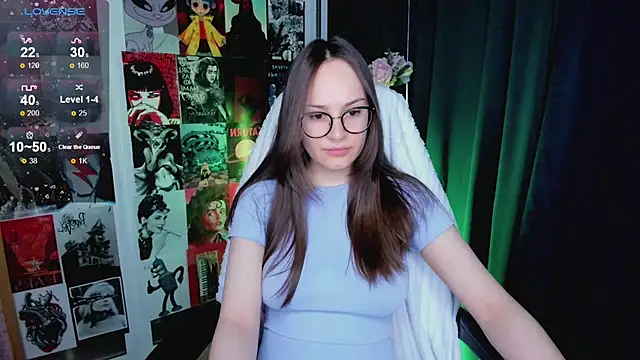 Snapshot of Lilly_Soulmate chatting on February 27, 2025, 1:52 am Lilly Soulmate online show from February 27, 2025, 1:52 am