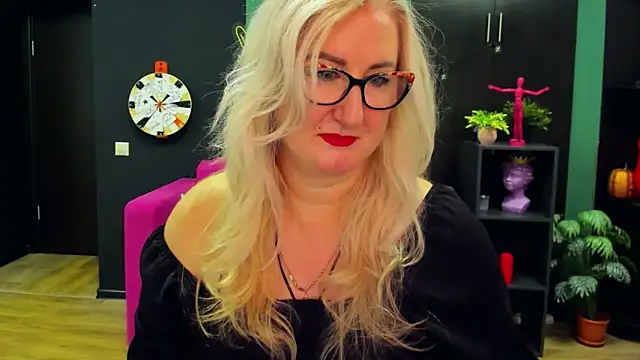 ChristyBrooks online show from March 7, 2025, 7:27 pm