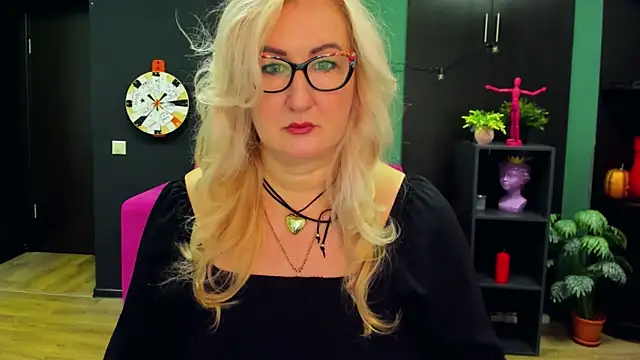 ChristyBrooks online show from March 7, 2025, 1:18 pm