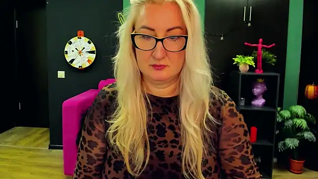 ChristyBrooks online show from March 4, 2025, 4:20 pm