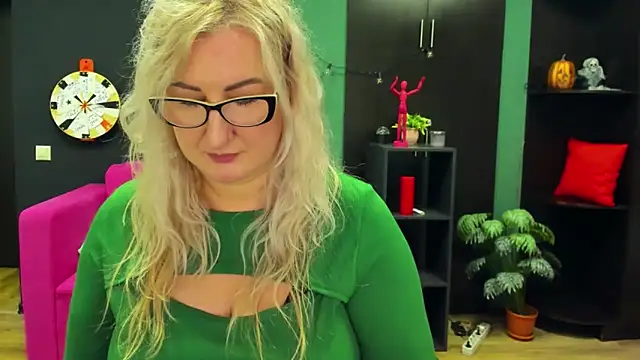 ChristyBrooks online show from March 20, 2025, 4:20 pm