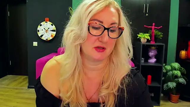 ChristyBrooks online show from March 7, 2025, 4:22 pm