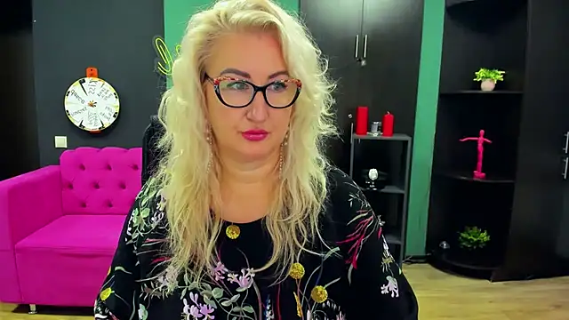 ChristyBrooks online show from October 13, 2025, 9:00 am