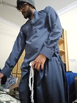 ur fav akh online show from February 25, 2026, 8:41 pm