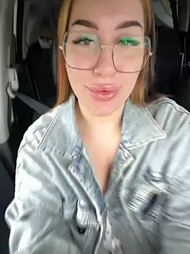 Snapshot of VikiDemi chatting on September 13, 2025, 6:02 am VikiDemi online show from September 13, 2025, 6:02 am