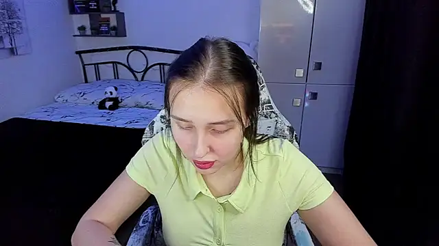 Snapshot of LinaTruly chatting on November 13, 2025, 10:02 pm LinaTruly online show from November 13, 2025, 10:02 pm