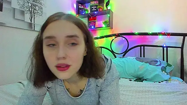 LinaTruly online show from March 28, 2026, 10:22 pm