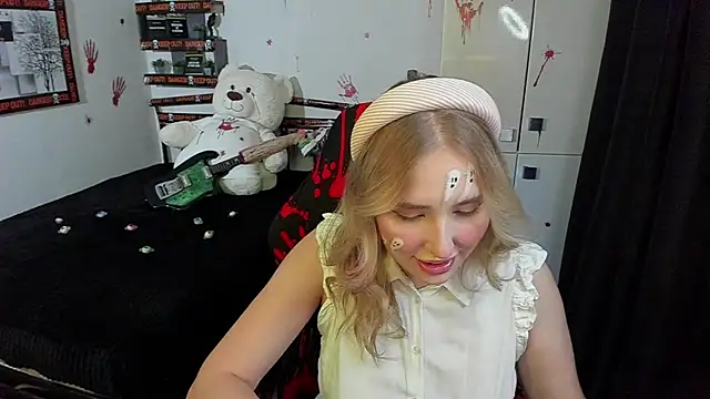 Snapshot of LinaTruly chatting on October 24, 2025, 9:58 pm LinaTruly online show from October 24, 2025, 9:58 pm